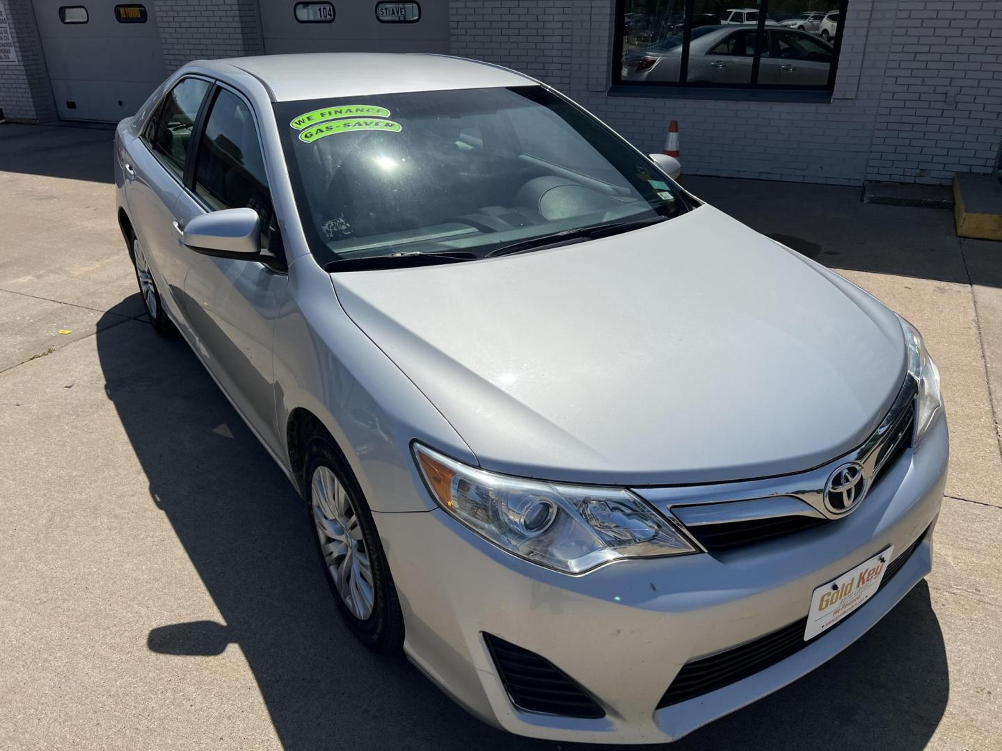 2013 Classic Silver Metallic /Ivory Toyota Camry SE (4T4BF1FK3DR) with an 2.5L L4 DOHC 16V engine, 6-Speed Automatic transmission, located at 104 1st Avenue, Silvis, IL, 61282, (309) 755-9511, 41.515156, -90.425377 - Photo#1