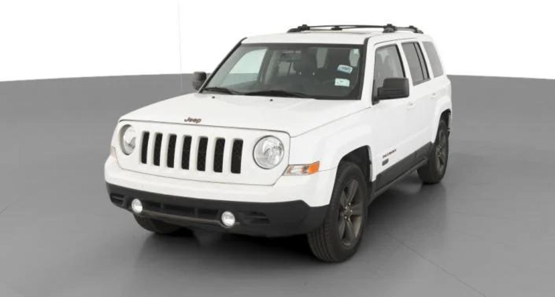 2015 White /Black Leather Jeep Patriot Latitude 4WD (1C4NJRFBXFD) with an 2.4L L4 DOHC 16V engine, located at 104 1st Avenue, Silvis, IL, 61282, (309) 755-9511, 41.515156, -90.425377 - Photo#0