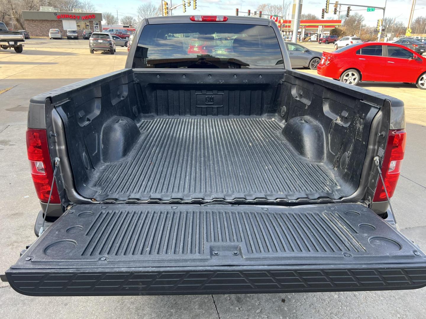 2012 Blue Granite Metallic /Ebony Cloth Interior Chevrolet Silverado 1500 LT Ext. Cab Long Box 4WD (1GCRKSE79CZ) with an 5.3L V8 OHV 16V FFV engine, 6-Speed Automatic transmission, located at 104 1st Avenue, Silvis, IL, 61282, (309) 755-9511, 41.515156, -90.425377 - Photo#3