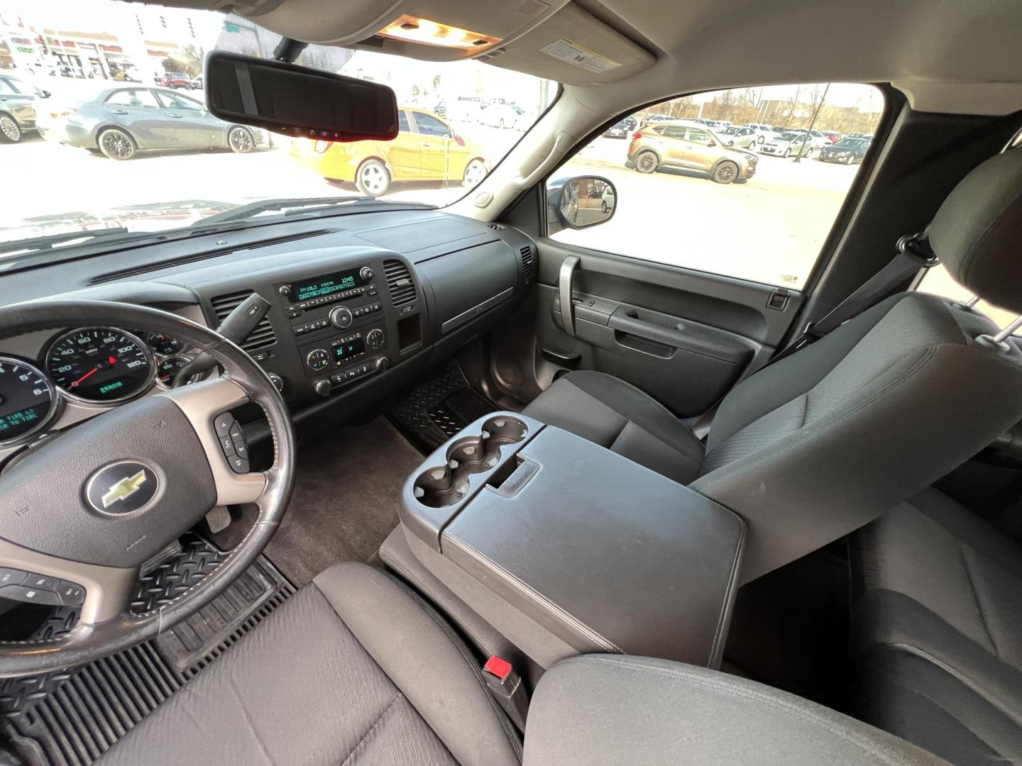 2012 Blue Granite Metallic /Ebony Cloth Interior Chevrolet Silverado 1500 LT Ext. Cab Long Box 4WD (1GCRKSE79CZ) with an 5.3L V8 OHV 16V FFV engine, 6-Speed Automatic transmission, located at 104 1st Avenue, Silvis, IL, 61282, (309) 755-9511, 41.515156, -90.425377 - Photo#5