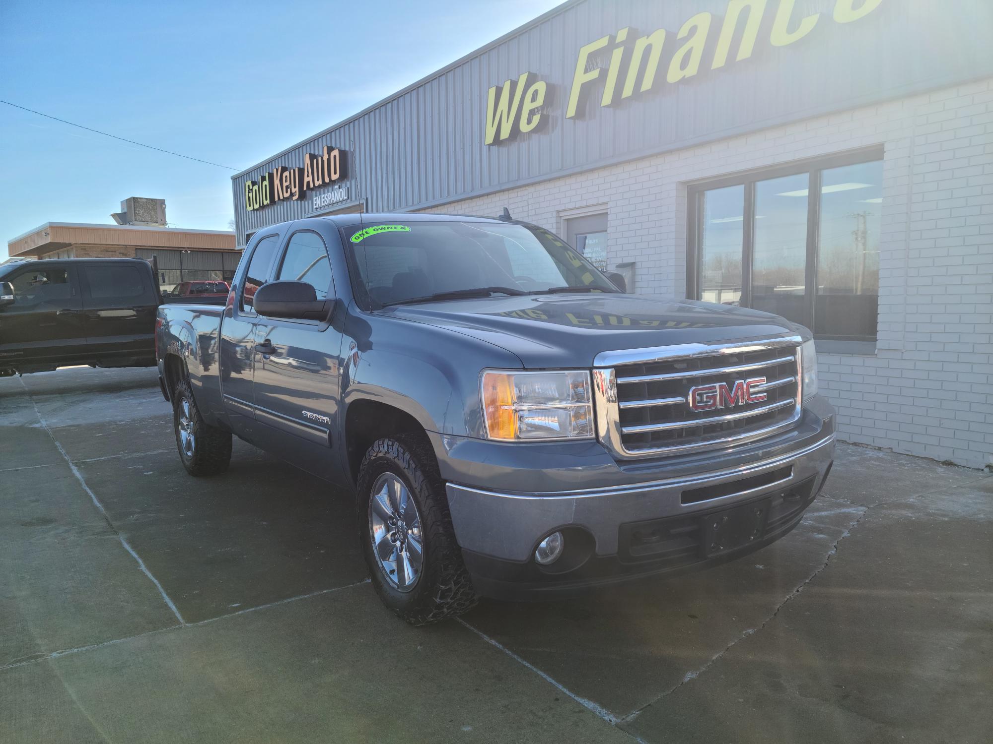 photo of 2013 GMC Sierra 1500 SLE Ext. Cab 4WD