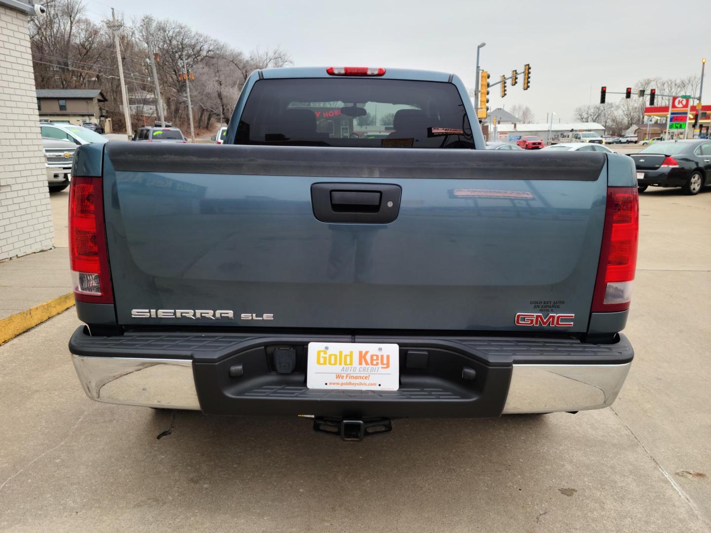 2013 Gray GMC Sierra 1500 SLE Ext. Cab 4WD (1GTR2VE76DZ) with an 5.3L V8 OHV 16V FFV engine, 6-Speed Automatic transmission, located at 104 1st Avenue, Silvis, IL, 61282, (309) 755-9511, 41.515156, -90.425377 - Photo#3