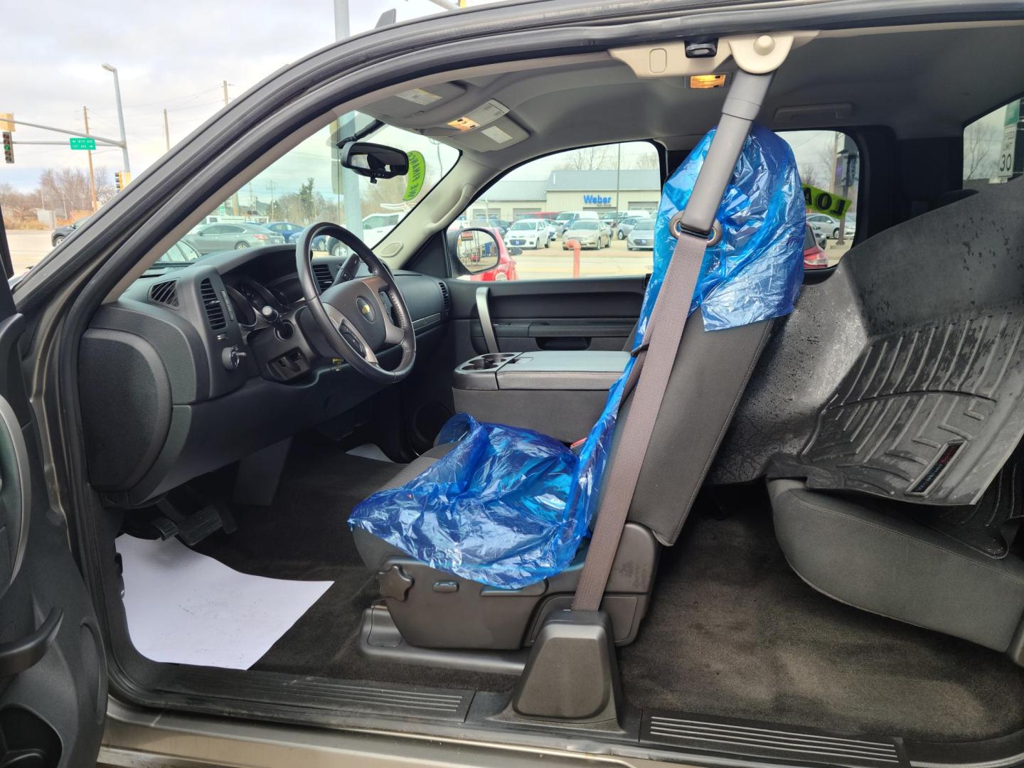 2012 Gray /Black Chevrolet Silverado 1500 LT Ext. Cab Long Box 4WD (1GCRKSE79CZ) with an 5.3L V8 OHV 16V FFV engine, 6-Speed Automatic transmission, located at 104 1st Avenue, Silvis, IL, 61282, (309) 755-9511, 41.515156, -90.425377 - Photo#3