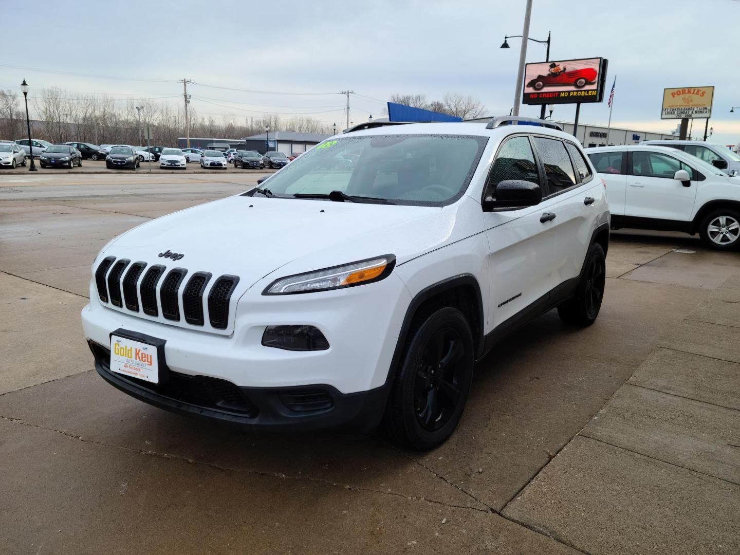 2016 Jeep Cherokee Sport 4WD (1C4PJMAS8GW) with an 3.2L V6 DOHC 24V engine, 9A transmission, located at 104 1st Avenue, Silvis, IL, 61282, (309) 755-9511, 41.515156, -90.425377 - Photo#1